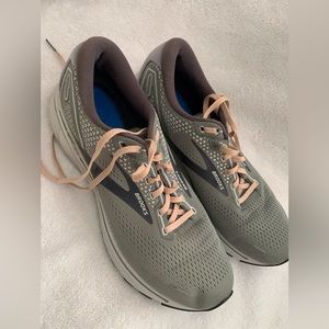 Brooks Ghost 14 Neutral Grey Athletic Running Shoe Sneaker, Men's Size 13